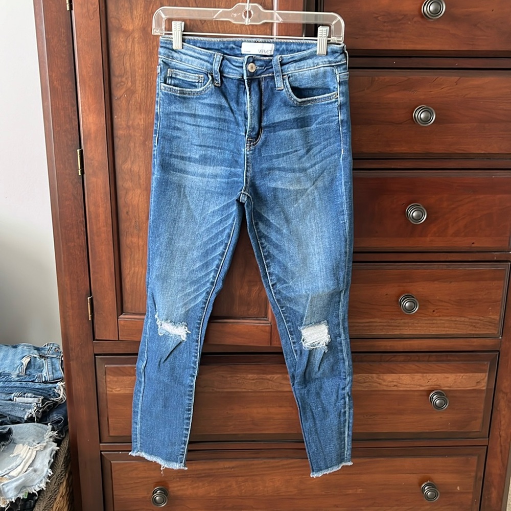 Vervet ankle cropped jeans, size 27!